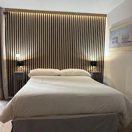 Estudios Suites Placentines Seville Exterior photo