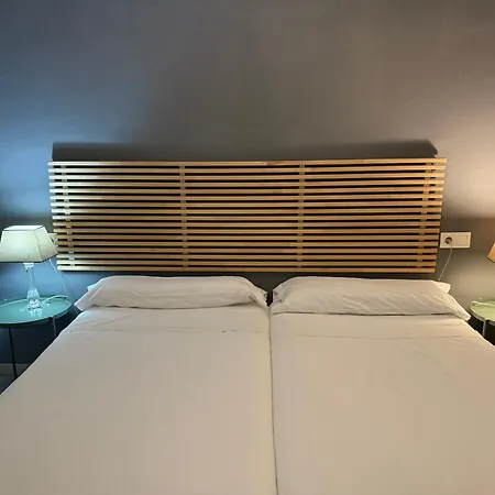 Estudios Suites Placentines Seville Exterior photo