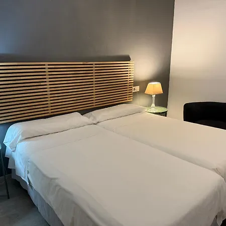 Estudios Suites Placentines Seville Exterior photo