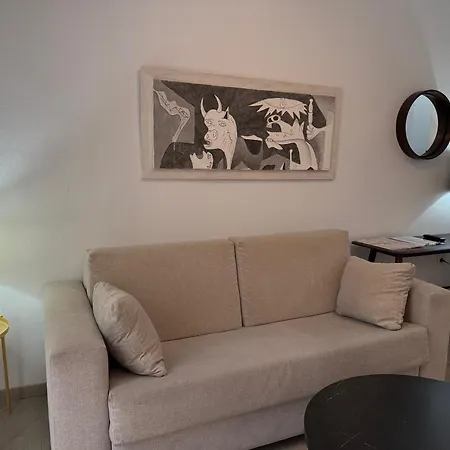 Estudios Suites Placentines Seville Exterior photo