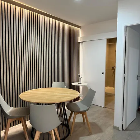 Estudios Suites Placentines Seville Exterior photo